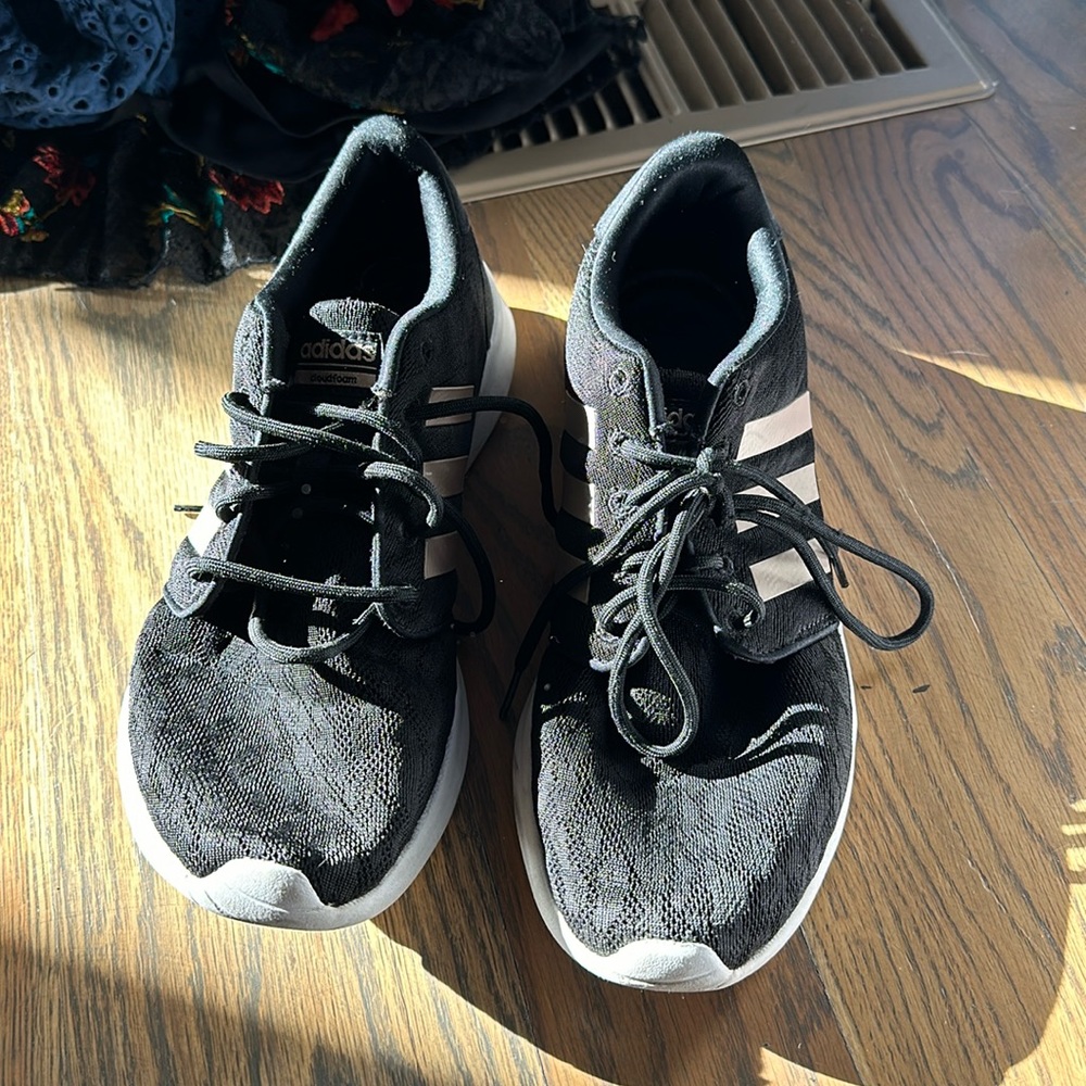 Adidas Sneakers